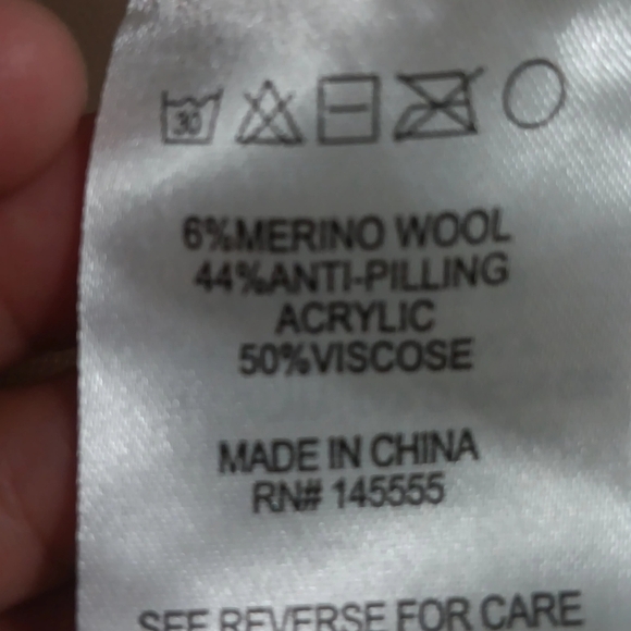 WoolElegant White Turtleneck Sweater for Men - Picture 6 of 6